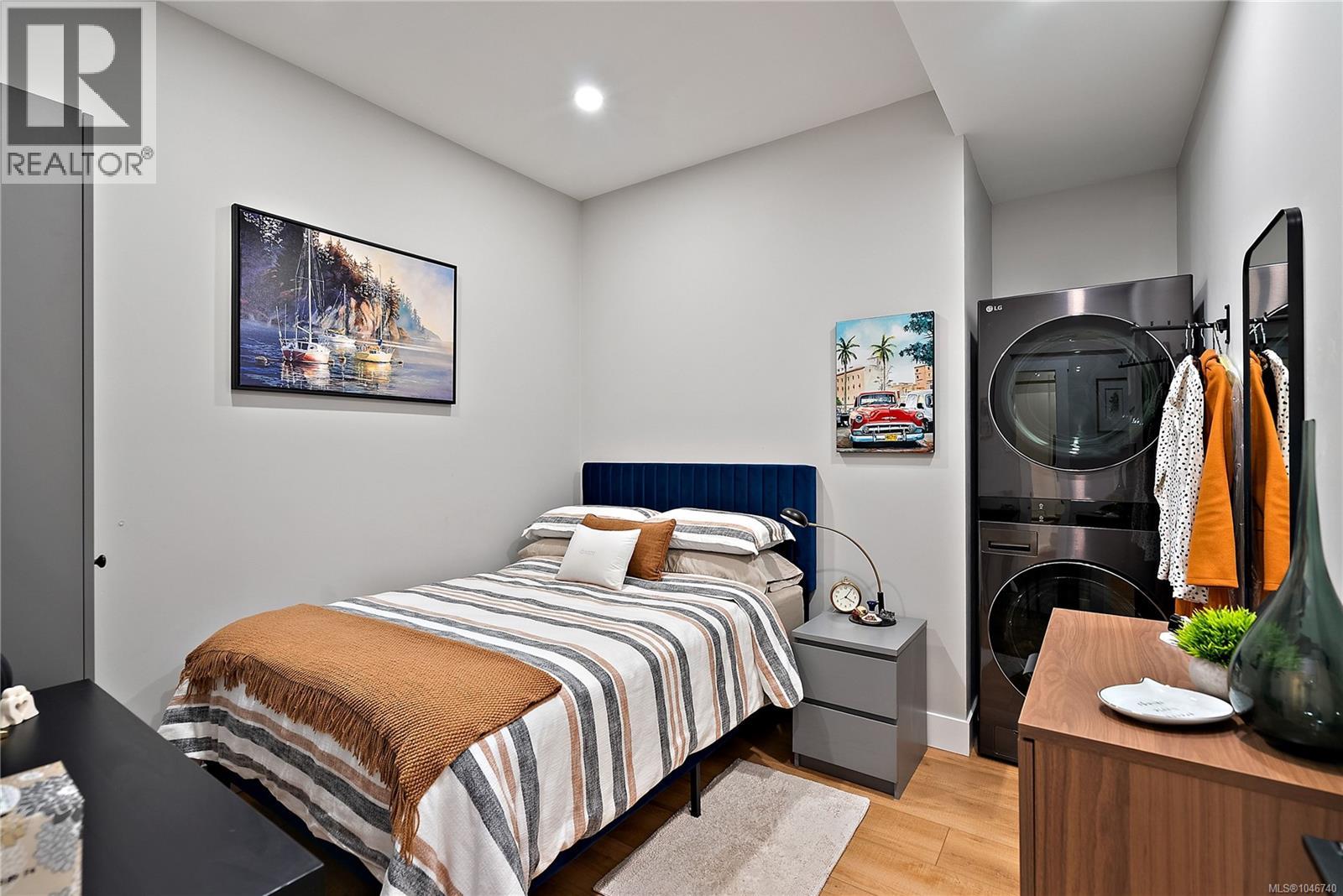 657 Cromarty Ave - 44