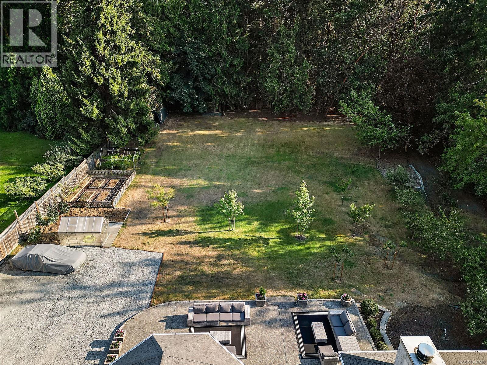657 Cromarty Ave, North Saanich