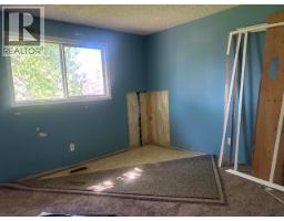 Bedroom 3 - 5315 Tamarack Crescent, Fort Nelson, BC V0C1R0 Photo 6