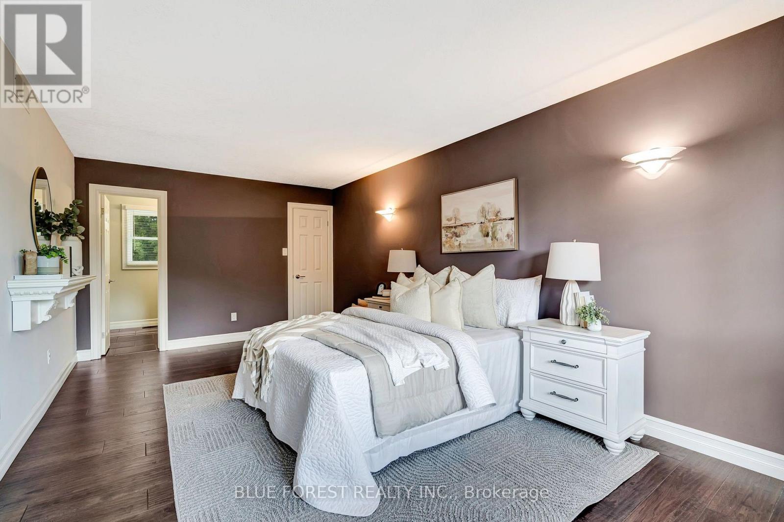 935 COUNTRY CLUB PLACE - Image 25