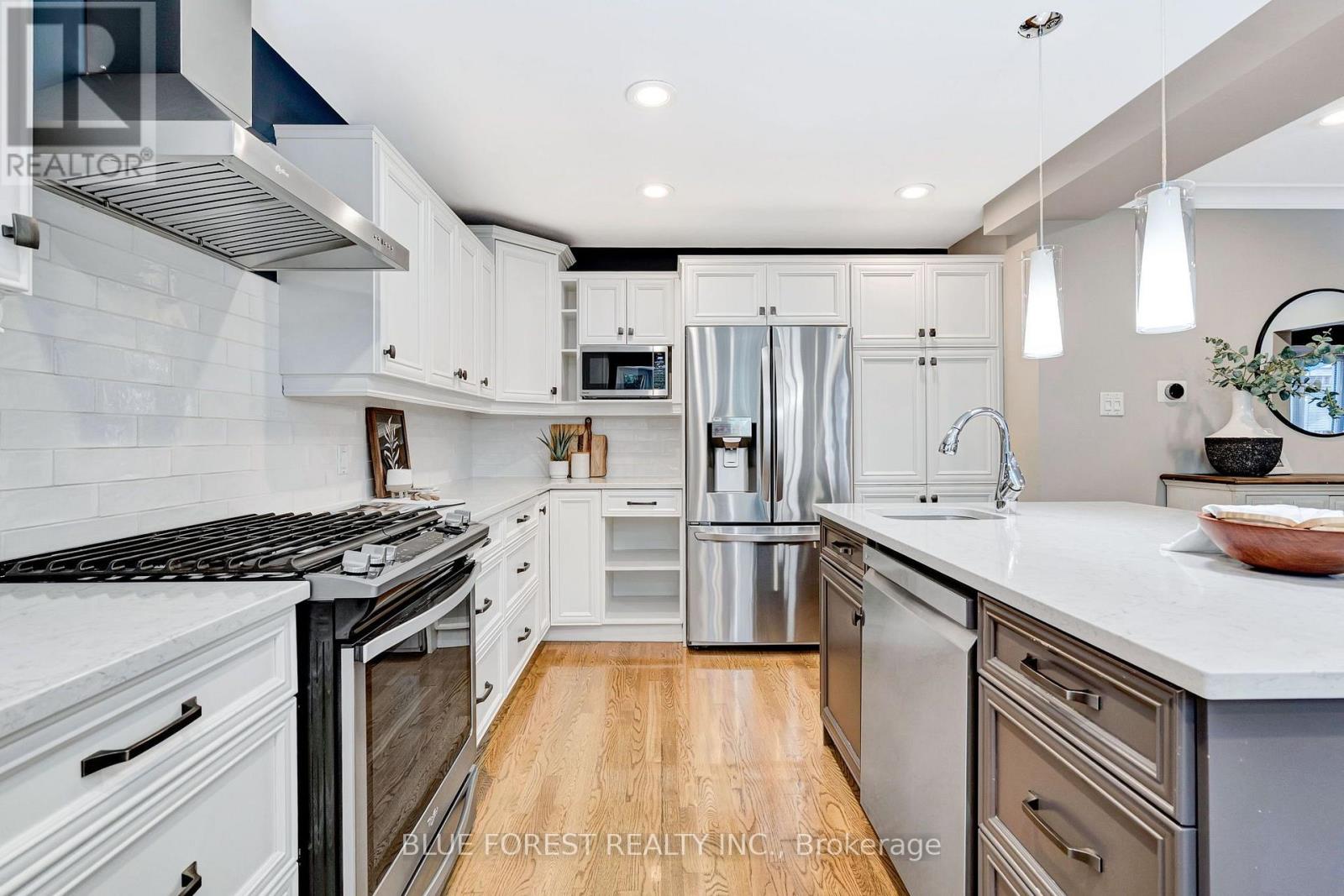 935 COUNTRY CLUB PLACE - Image 4