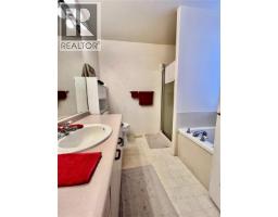 82 Wolf Lane, View Royal, BC V9A7M2 Photo 19