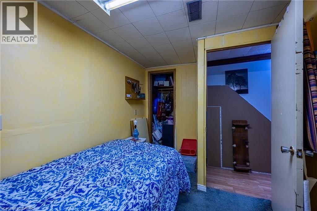 446 EAST Street - Image 21