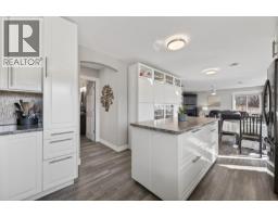 3pc Bathroom - 3197 Shuswap Road, Kamloops, BC V2H1T1 Photo 12