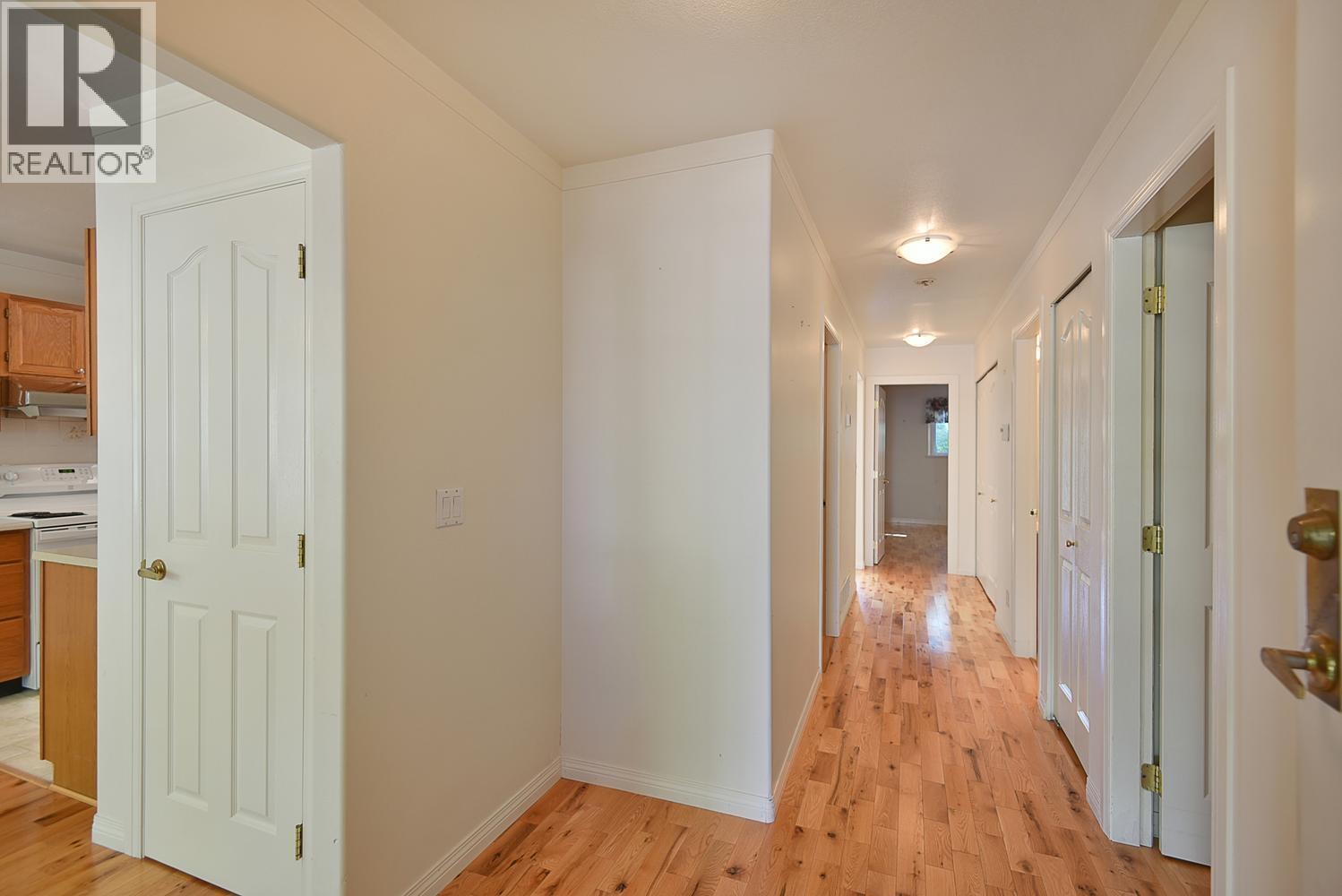 15 820 KIWANIS WAY, Gibsons