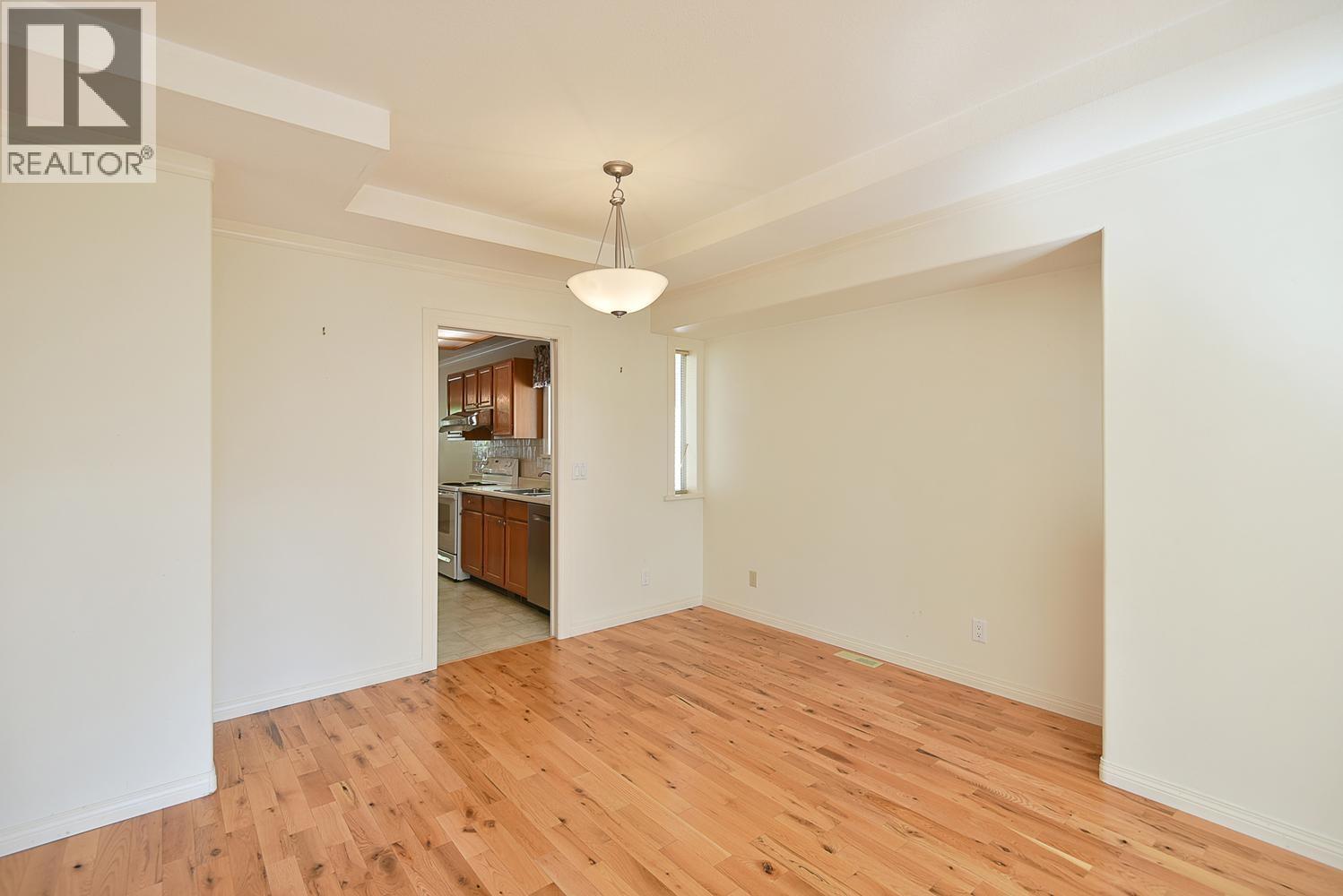 15 820 KIWANIS WAY, Gibsons