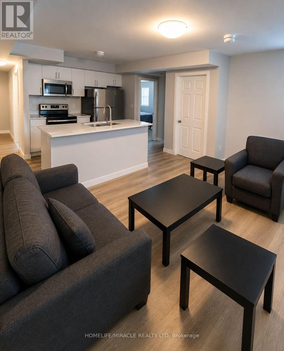 #9 252 Penetanguishene Road, Barrie (Georgian Drive), Ontario, L4M7C2, Barrie (Georgian Drive), Ontario — photo 4 of 5