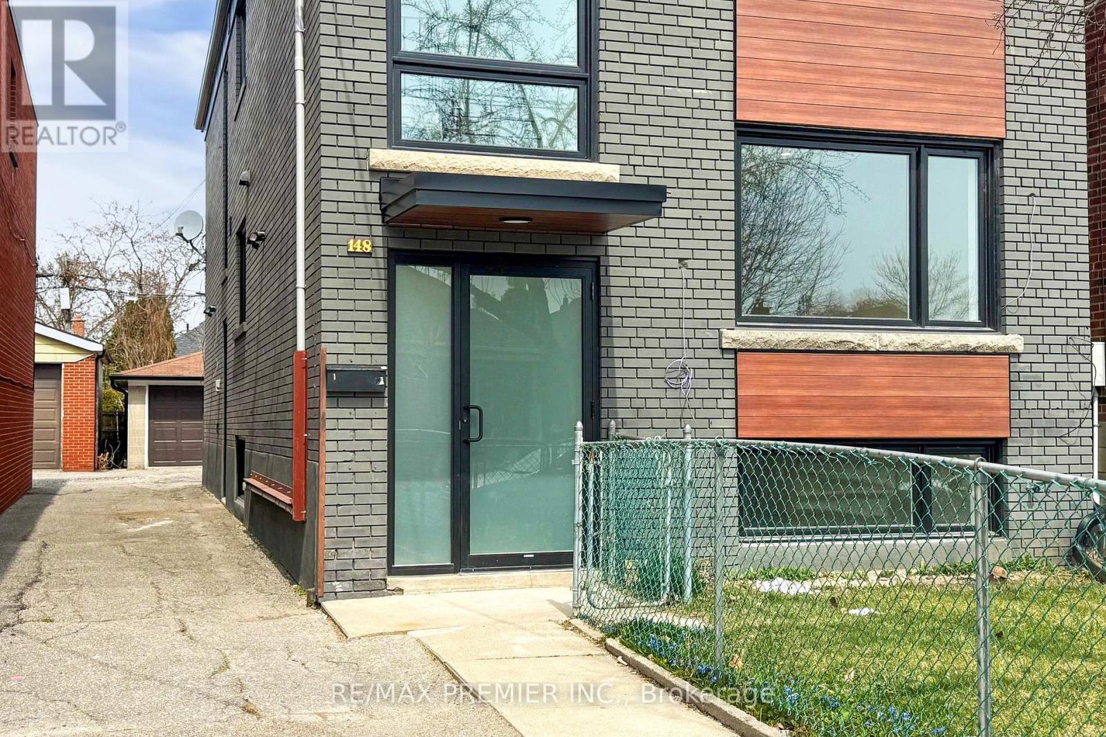 Photo of 148 Lambton Avenue