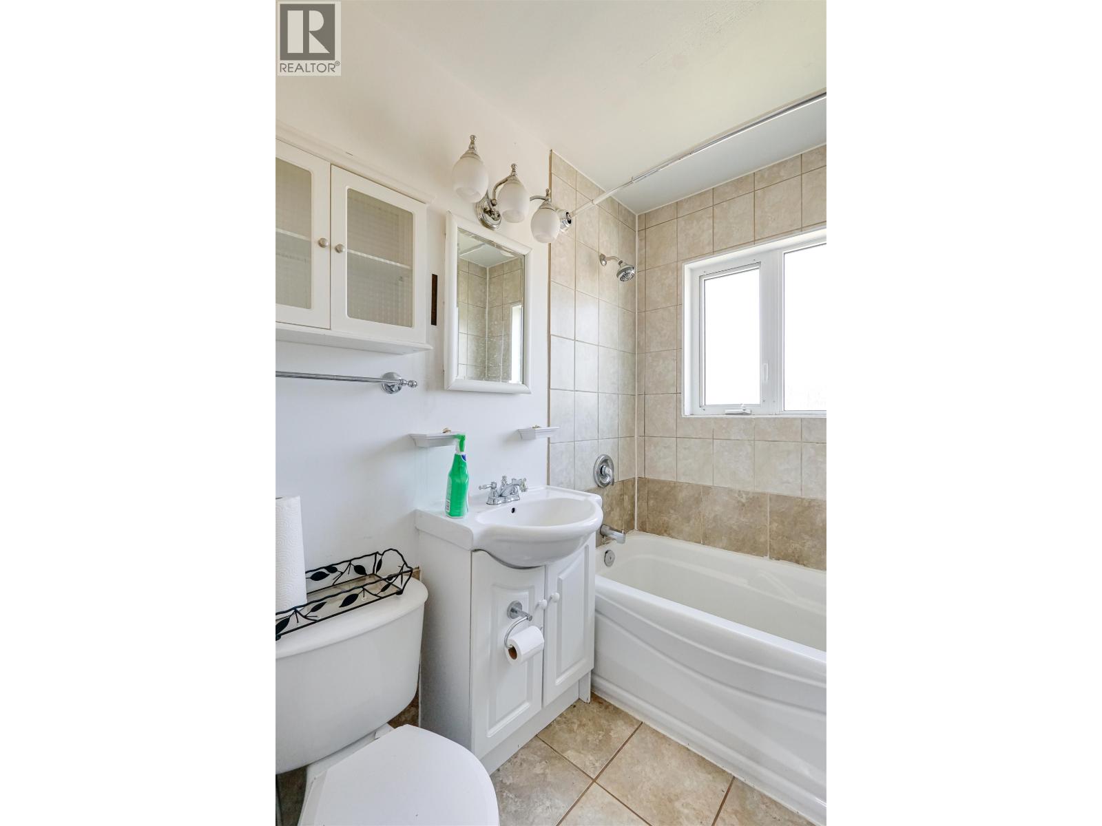 36 FULMAR STREET - 11