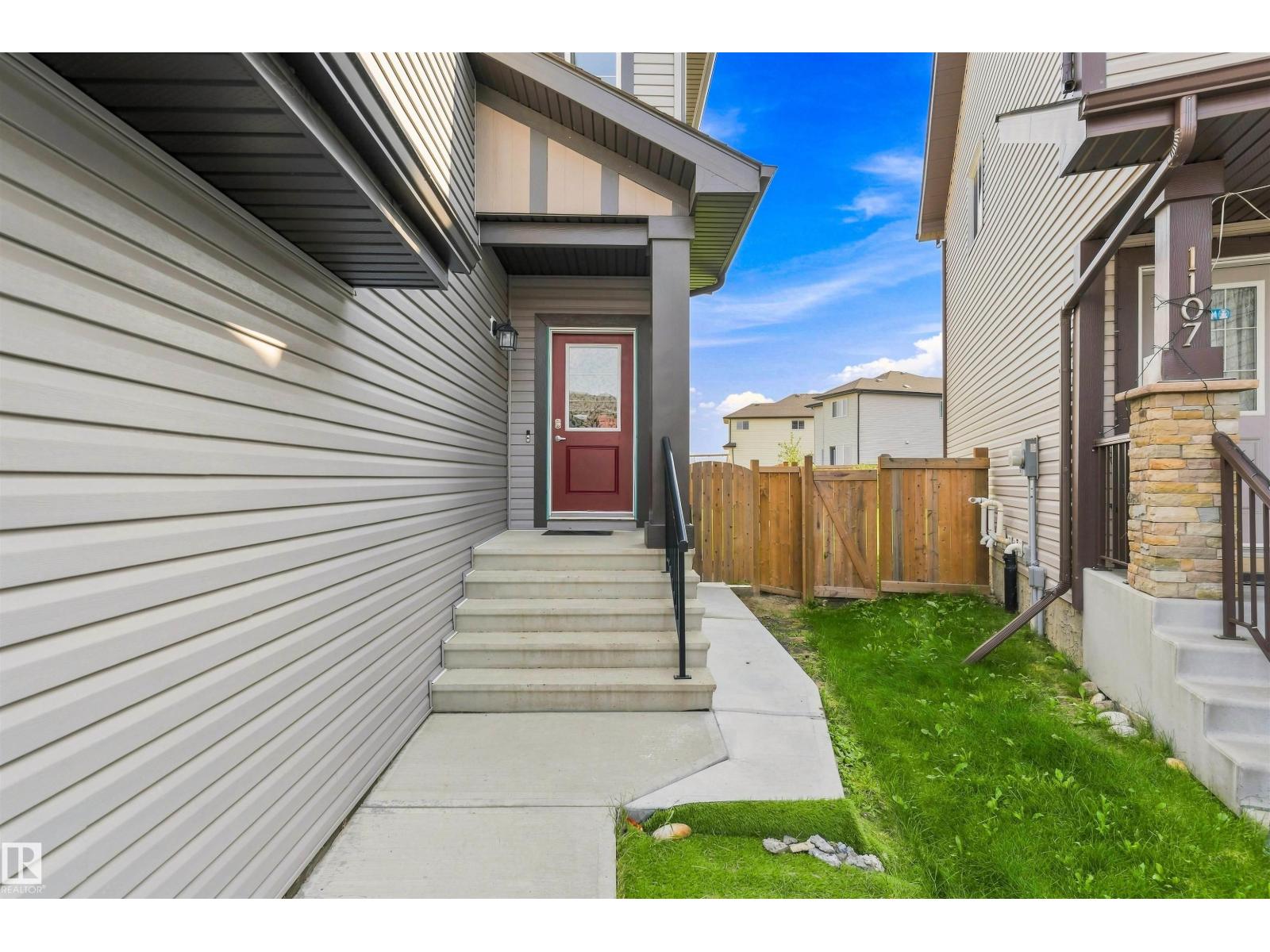 1103 26 AV NW - 2