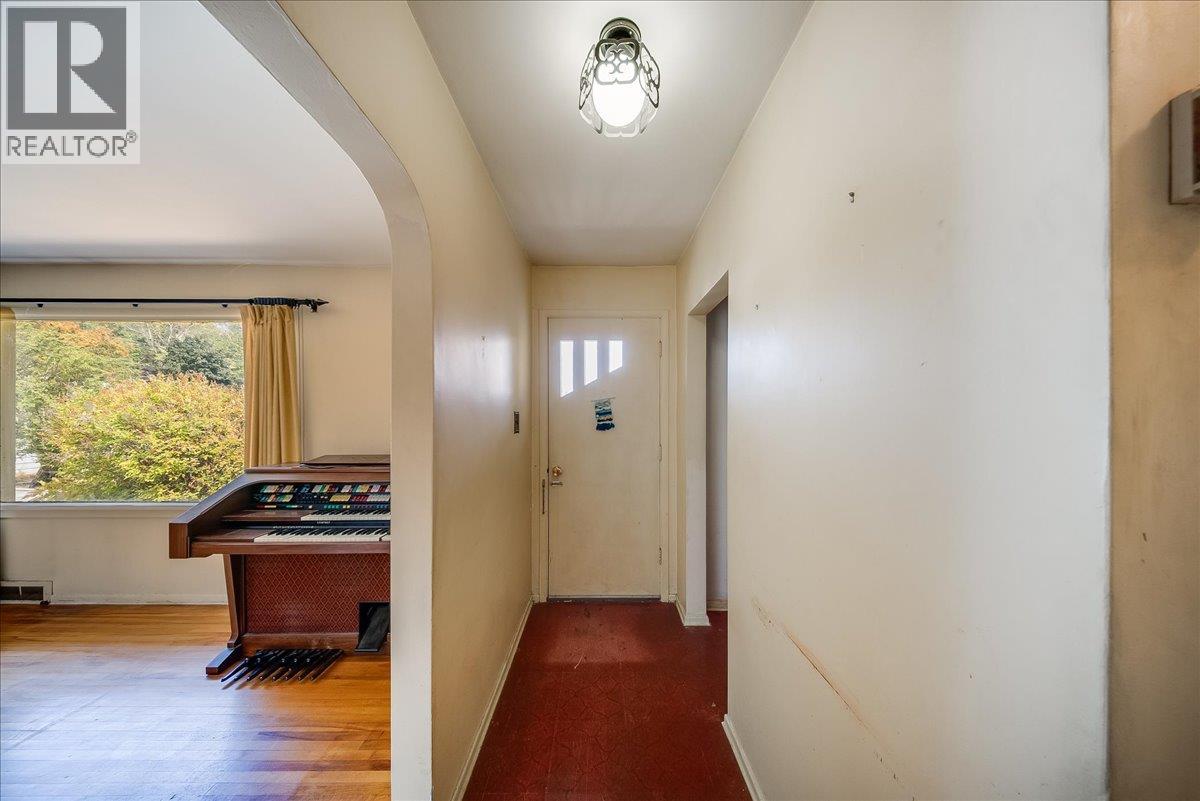 664 Forrest Drive, Warfield