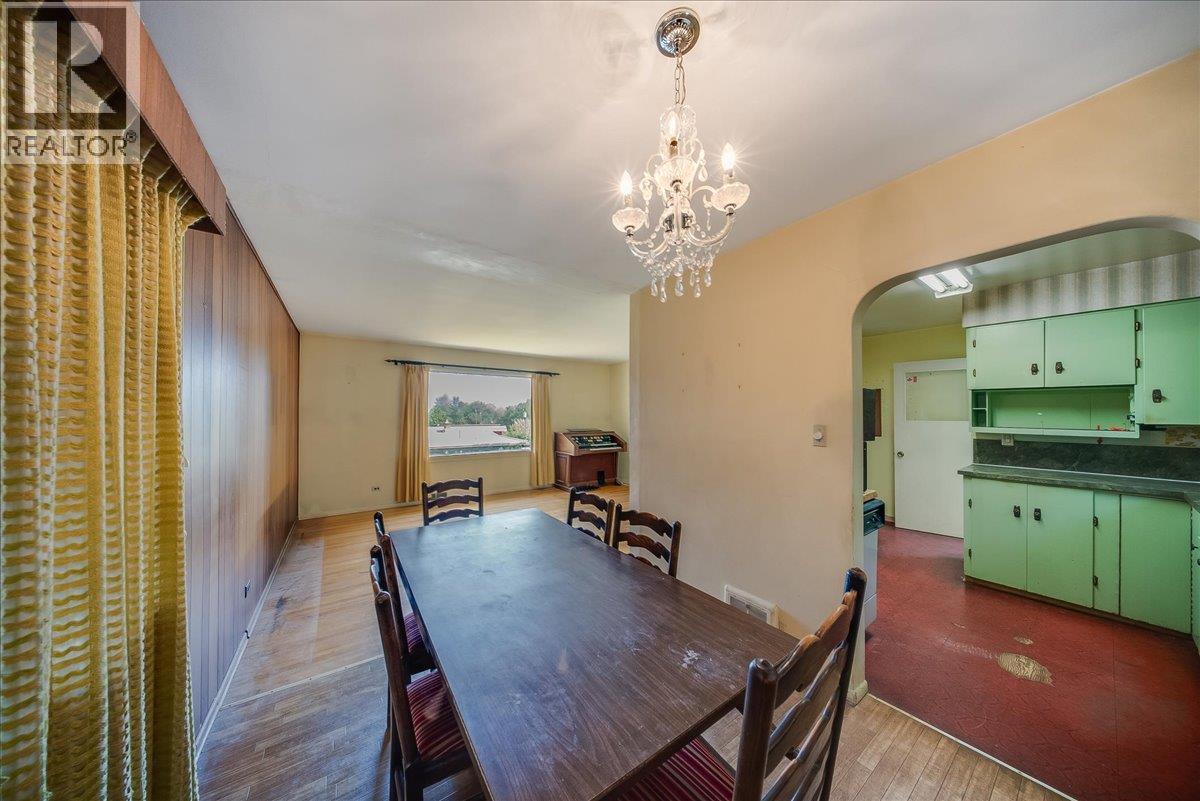 664 Forrest Drive, Warfield