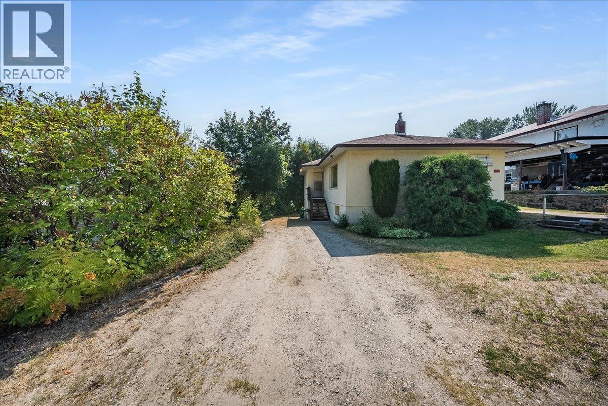 664 Forrest Drive, Warfield