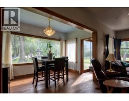 Living room - 3038 10th Avenue, Keremeos, BC V0X1N3 Photo 10