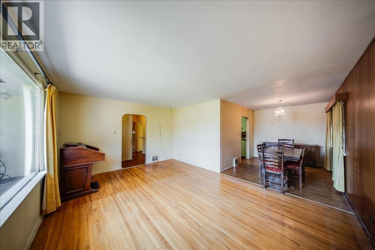 664 Forrest Drive, Warfield