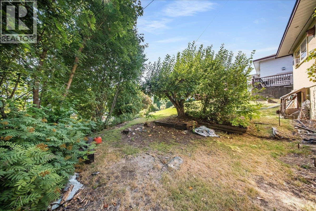 664 Forrest Drive, Warfield
