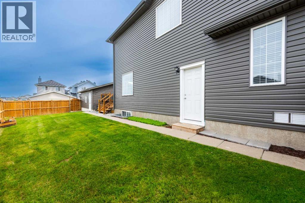 2 Saddlefield Crescent NE - Image 30