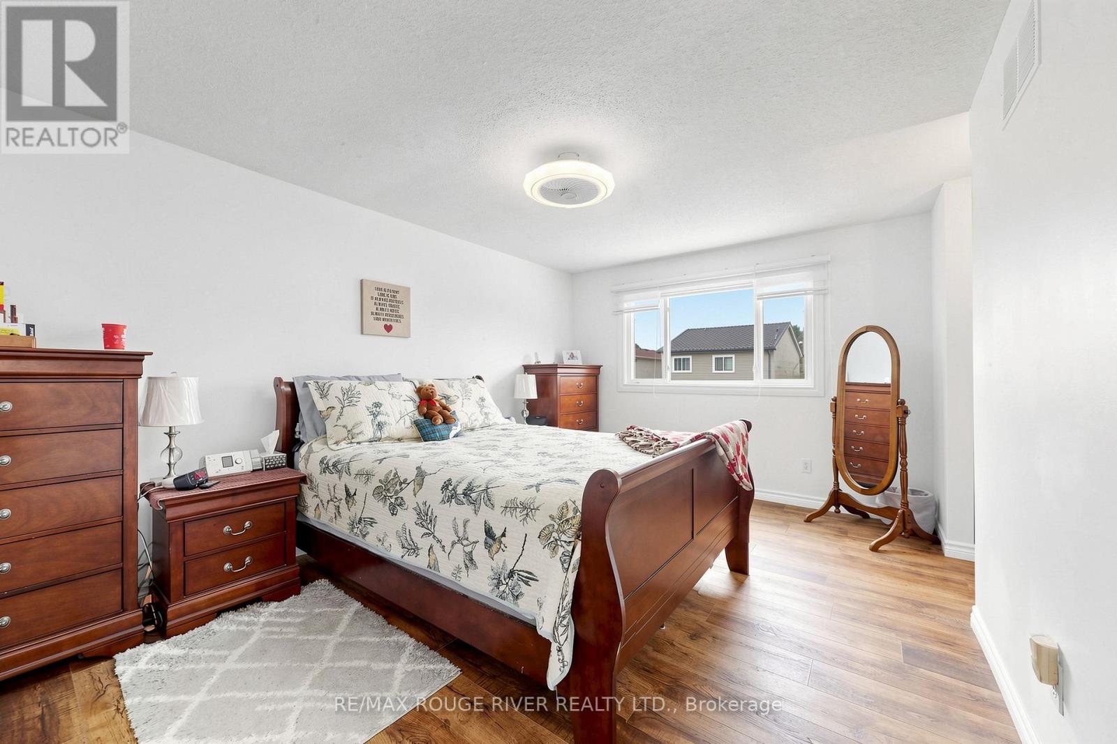 49 GILMOUR DRIVE - 18