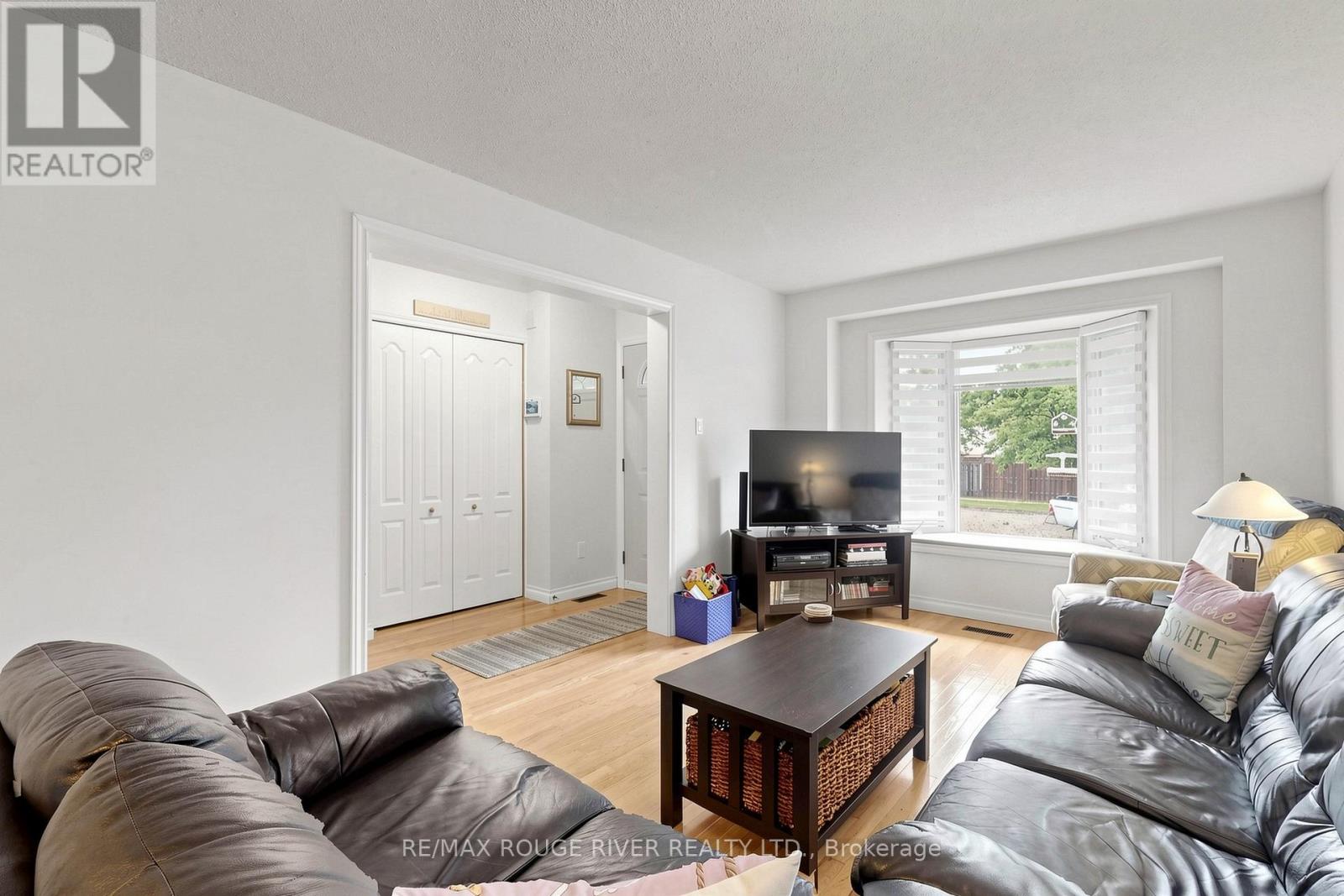 49 GILMOUR DRIVE - 6