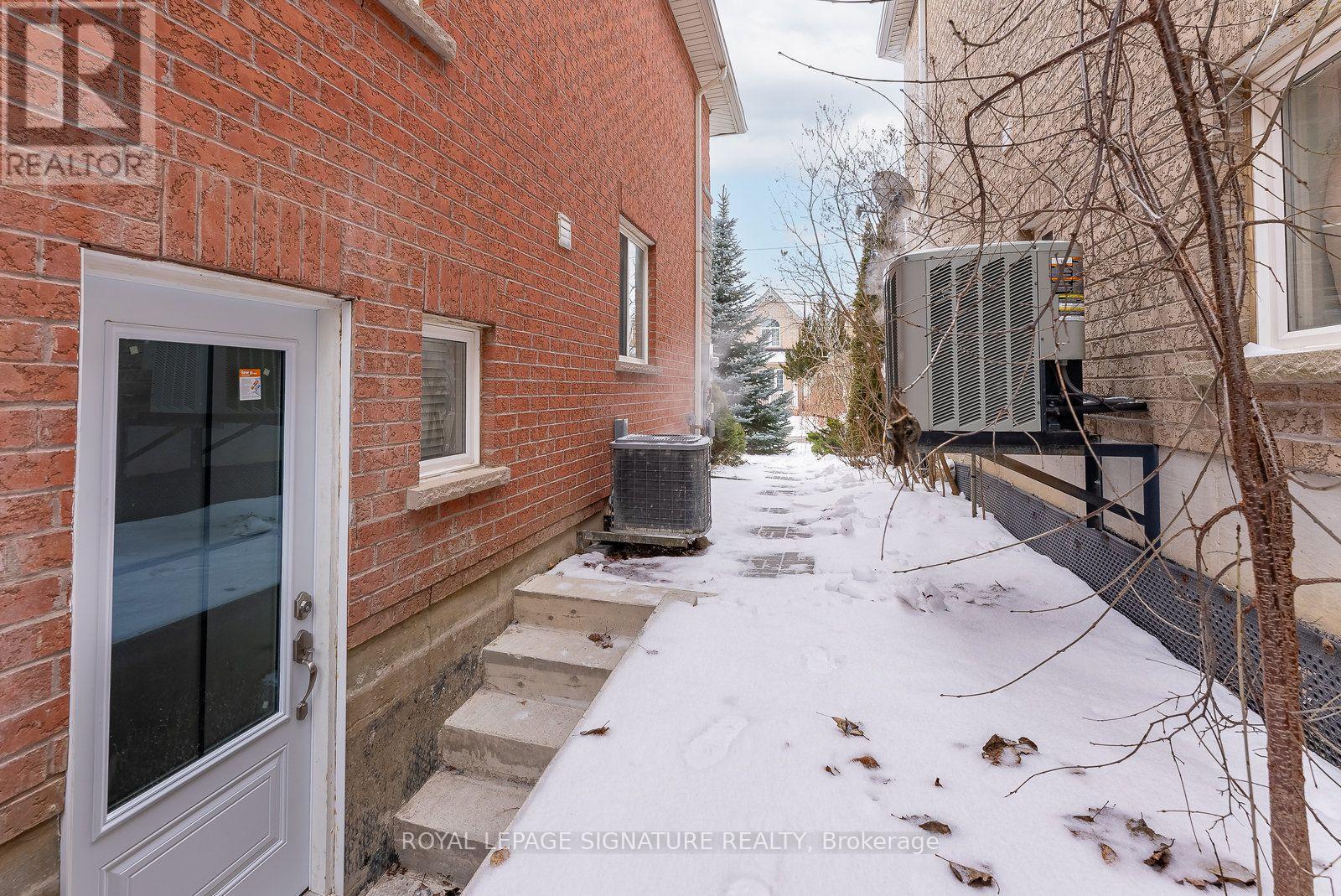 #BSMT 353 Wood Duck Lane, Newmarket (Woodland Hill), Ontario, L3X2X8, Newmarket (Woodland Hill), Ontario — photo 4 of 5