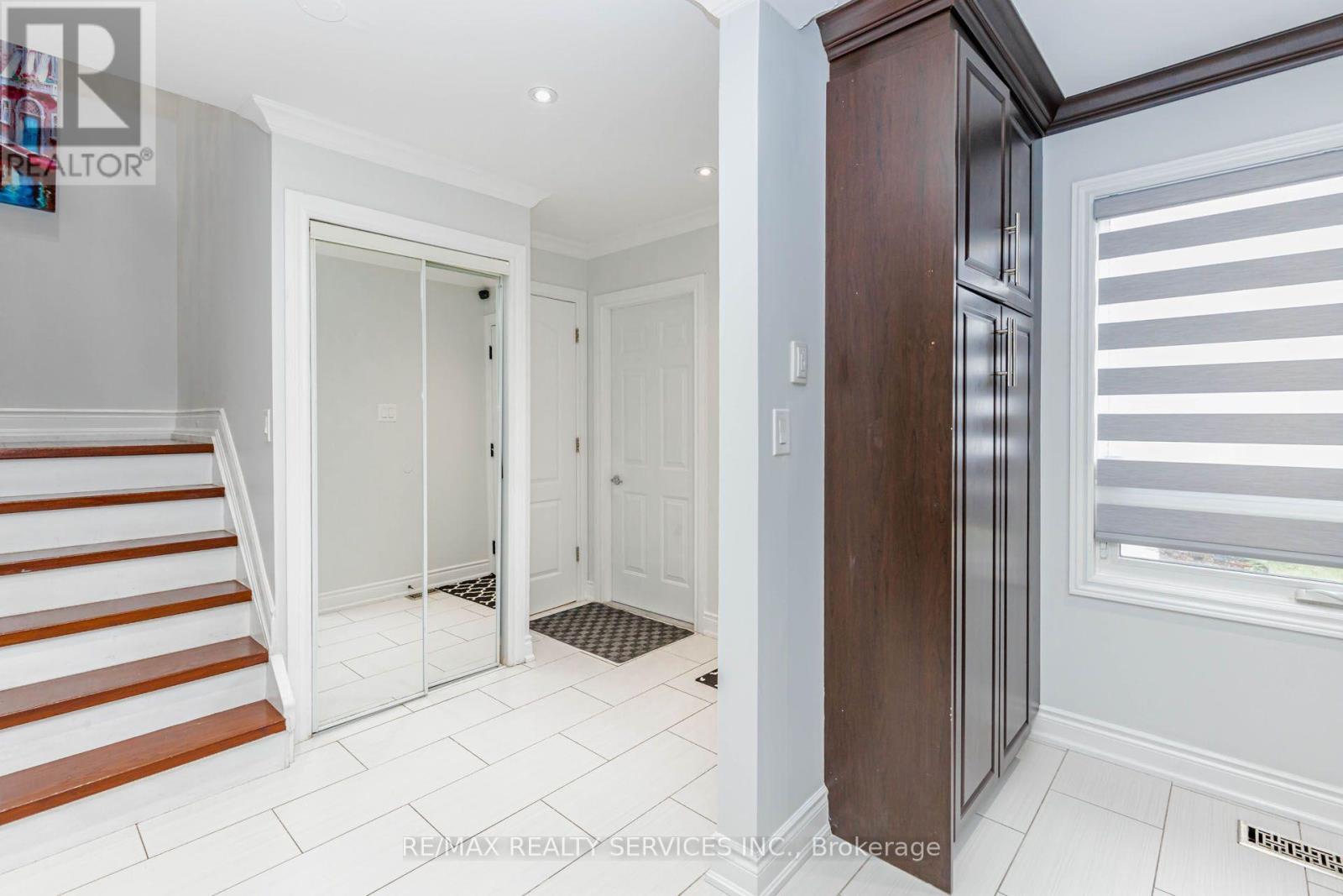 20 MURDOCH DRIVE - 13