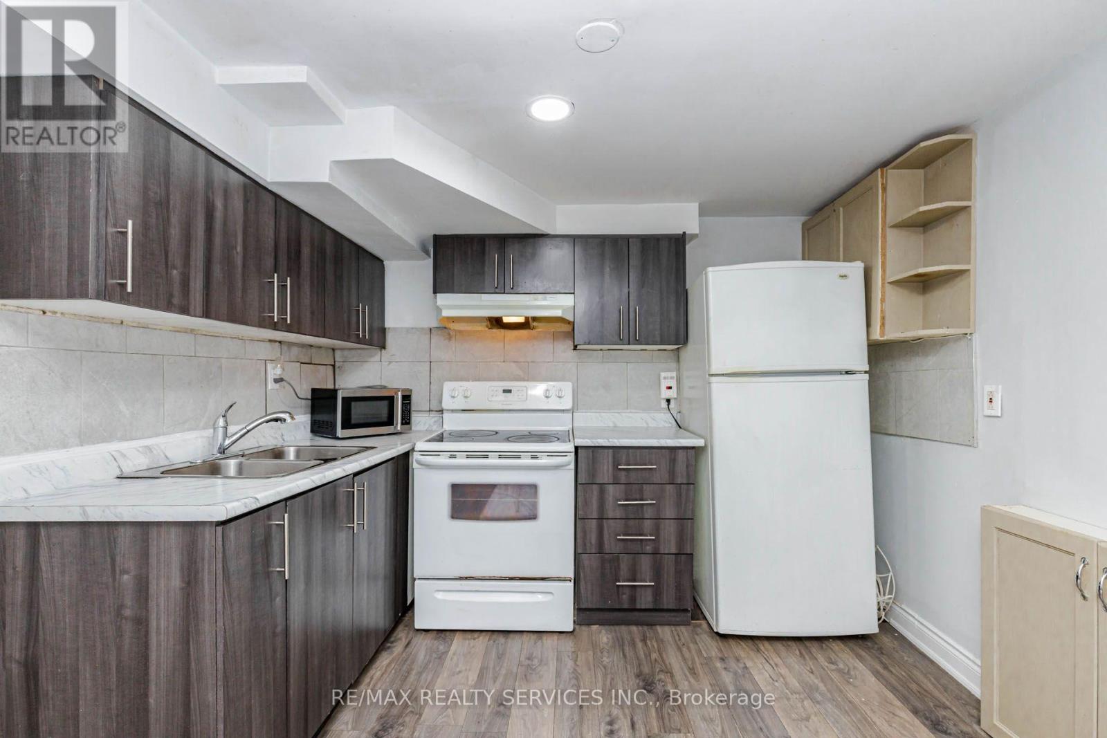 20 MURDOCH DRIVE - 37