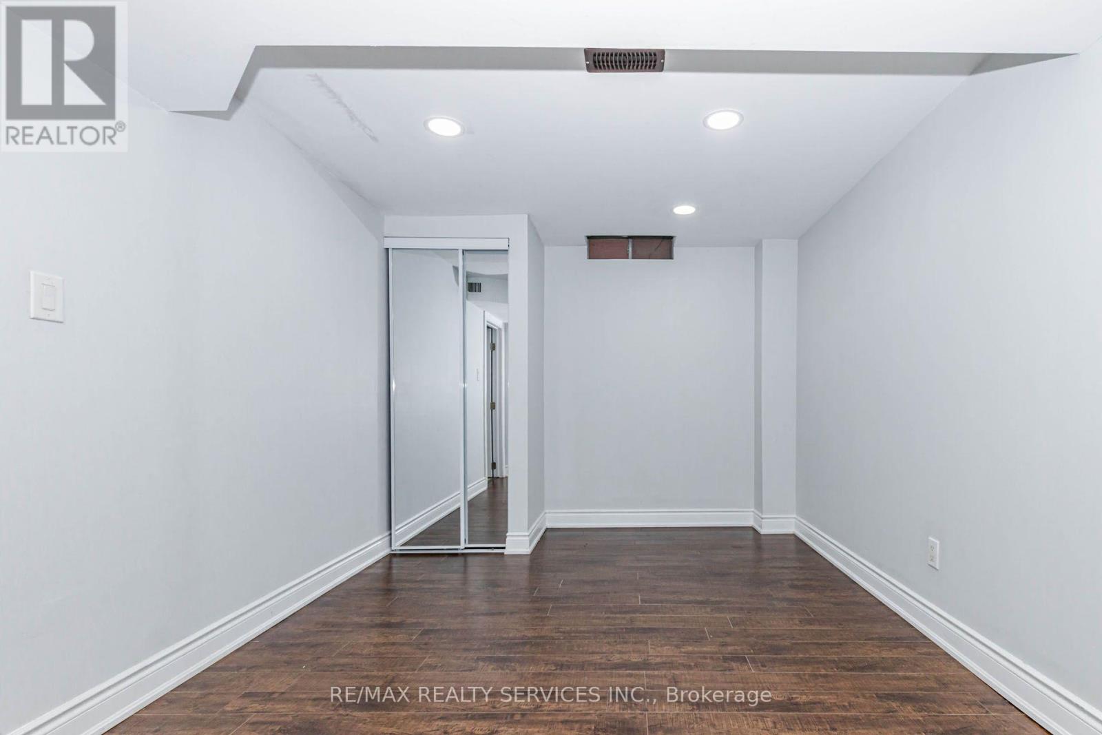 20 MURDOCH DRIVE - 39