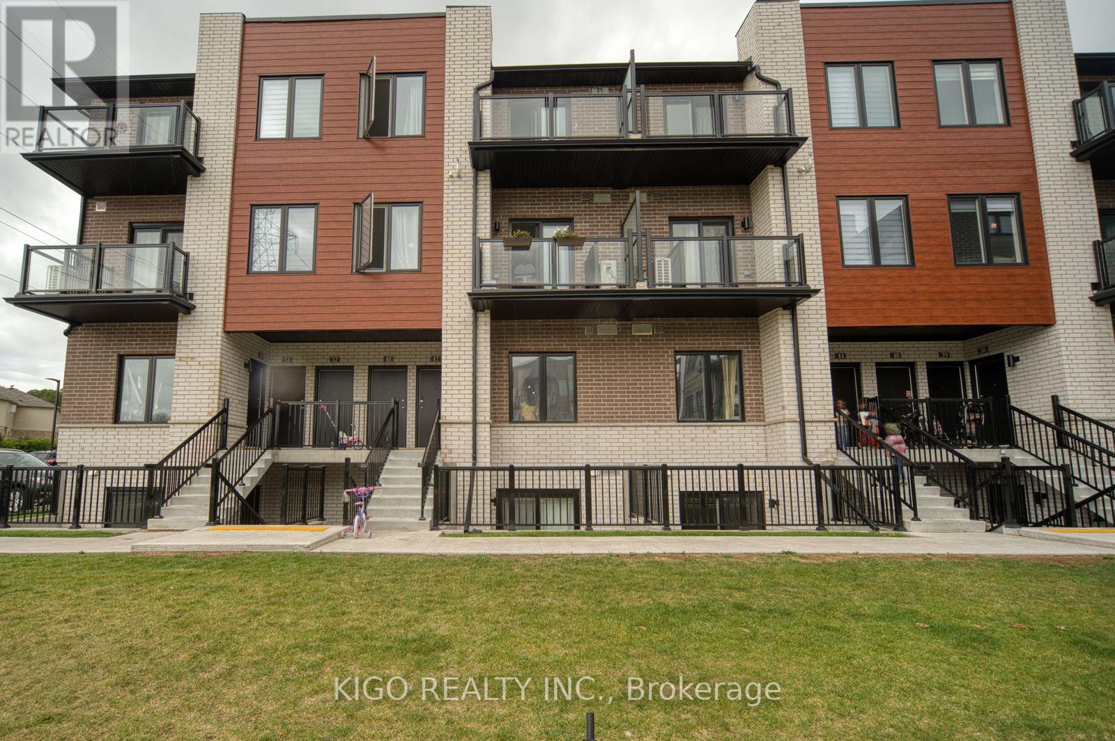 46 - 10 SOUTH CREEK DRIVE — photo 2