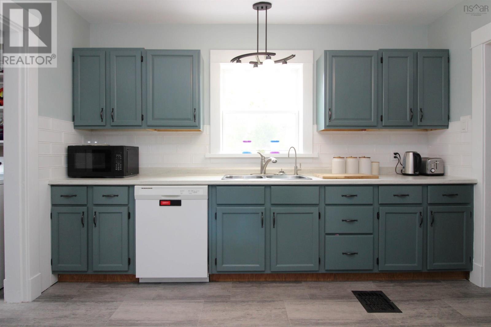 204 Vimy Road - 12