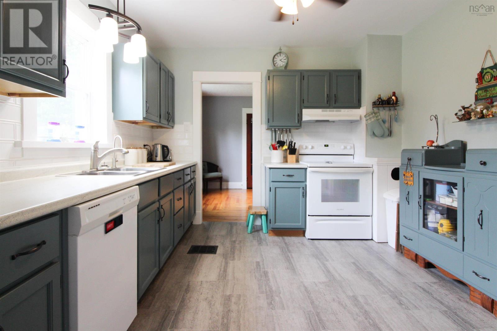 204 Vimy Road - 18