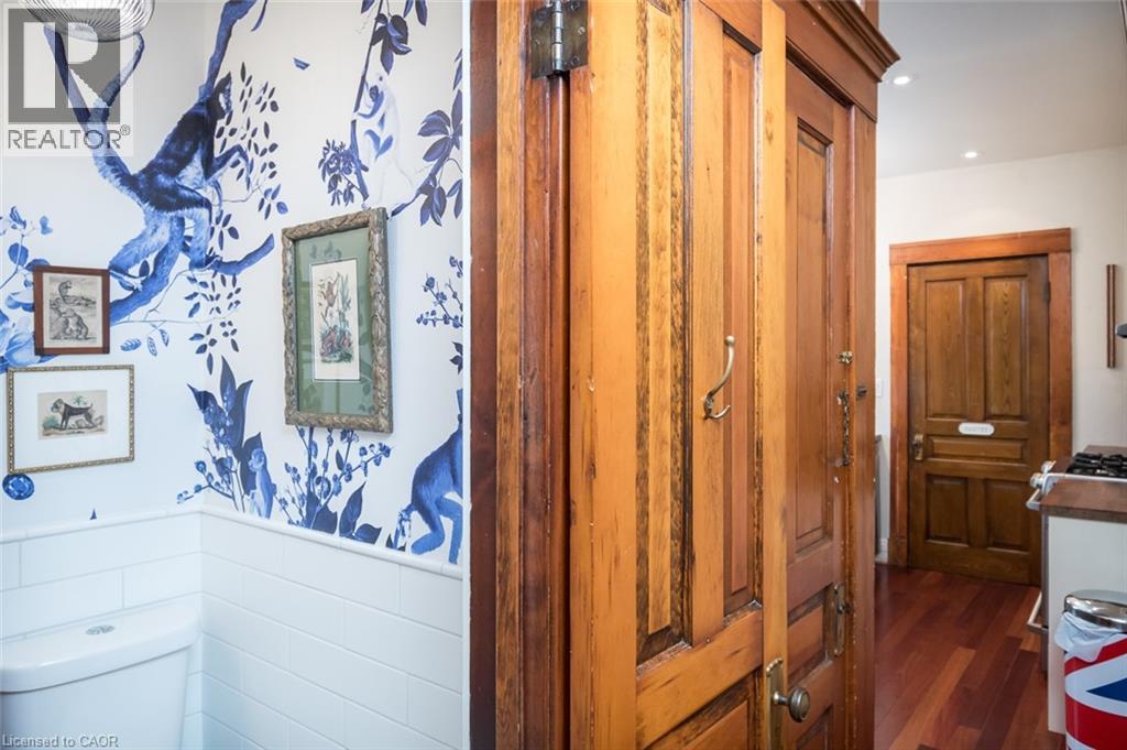 207 WATERLOO Street N - Image 21