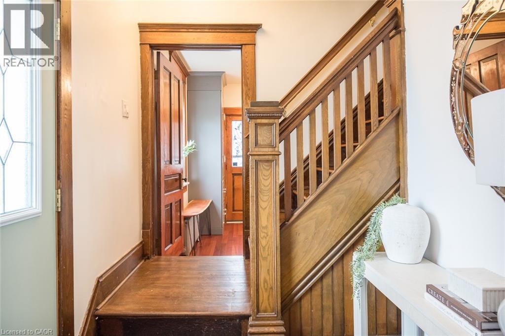 207 WATERLOO Street N - Image 12