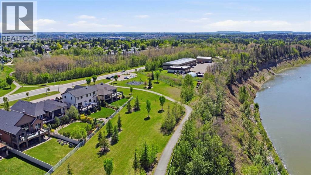 Listing photo – 18 Osmond Close, Red Deer