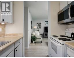Kitchen - 103 327 Maitland St, Victoria, BC V9A7G7 Photo 7