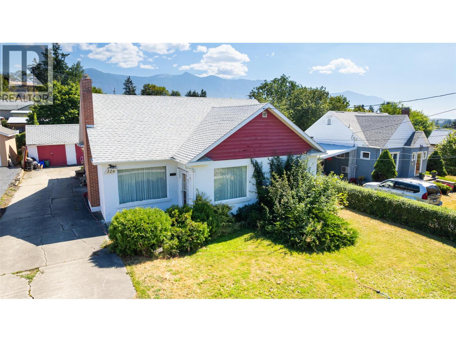 326 10th Avenue N - 2