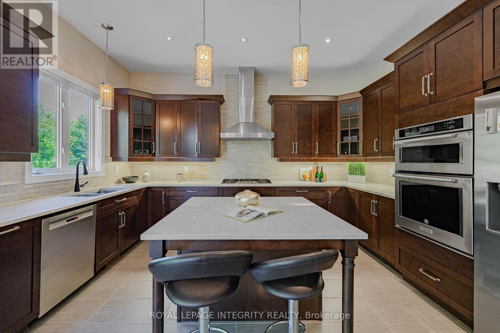 176 ESCARPMENT CRESCENT - 14