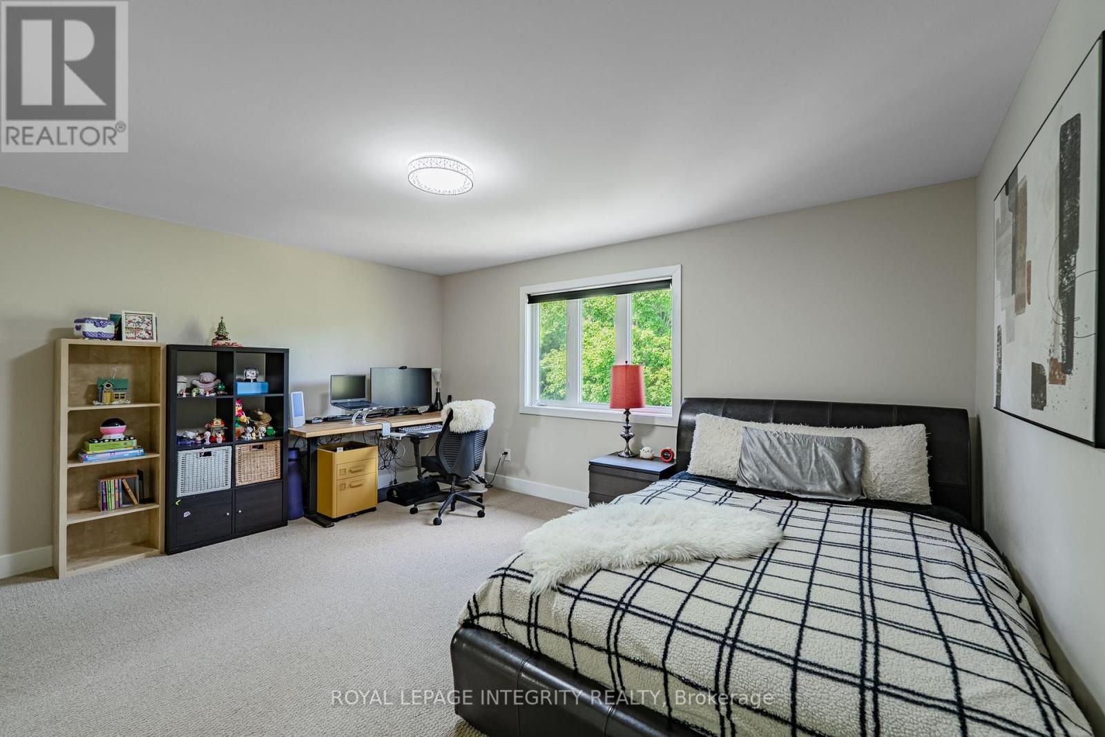 176 ESCARPMENT CRESCENT - 31