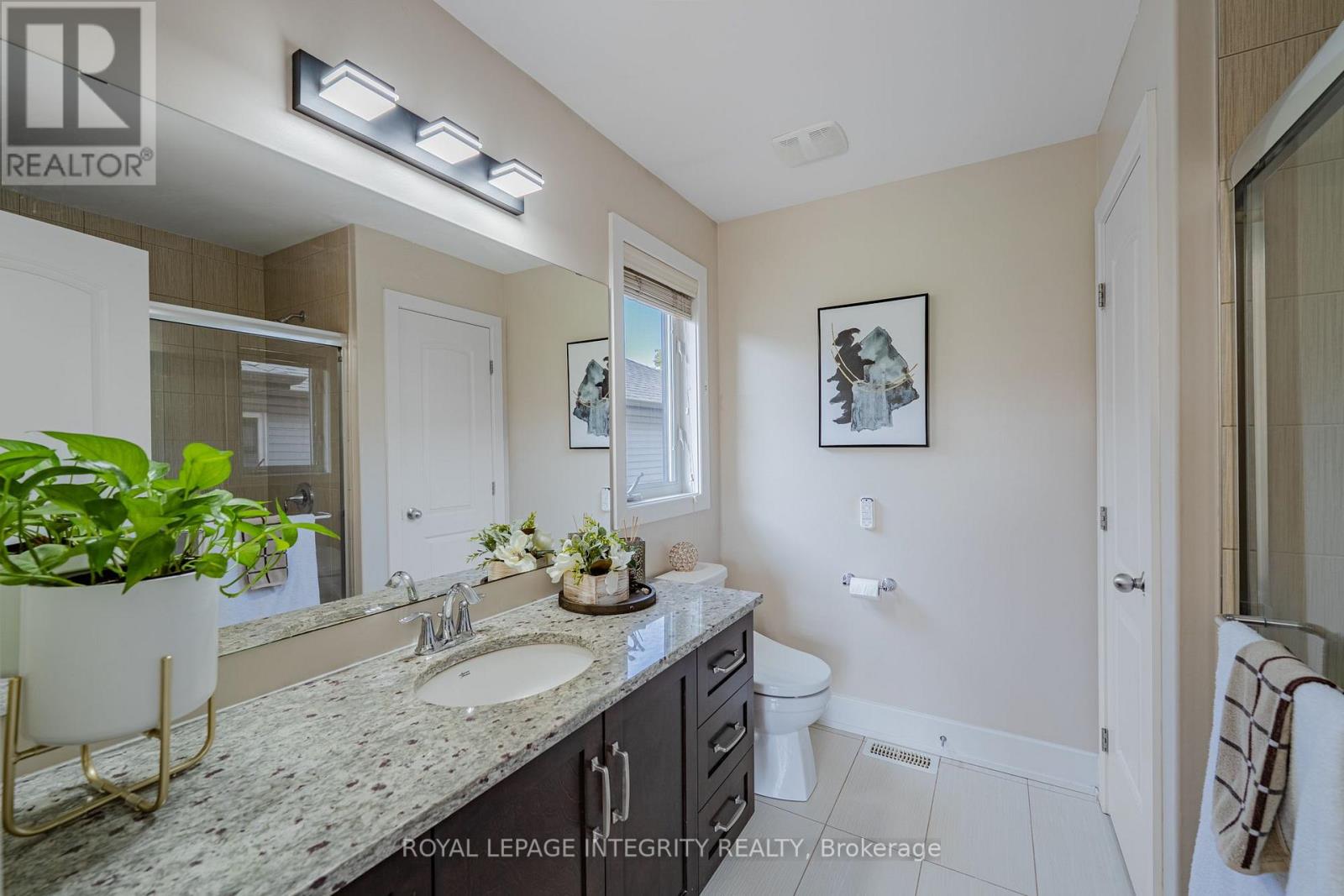 176 ESCARPMENT CRESCENT - Image 38