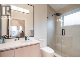 2 3674 Oxford Street, Vancouver, BC V5K1P3 Photo 10