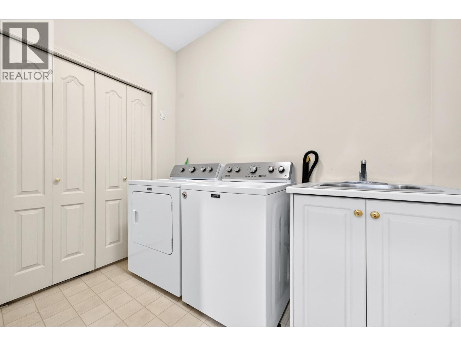 6215 DUNSMUIR CRESCENT, Richmond