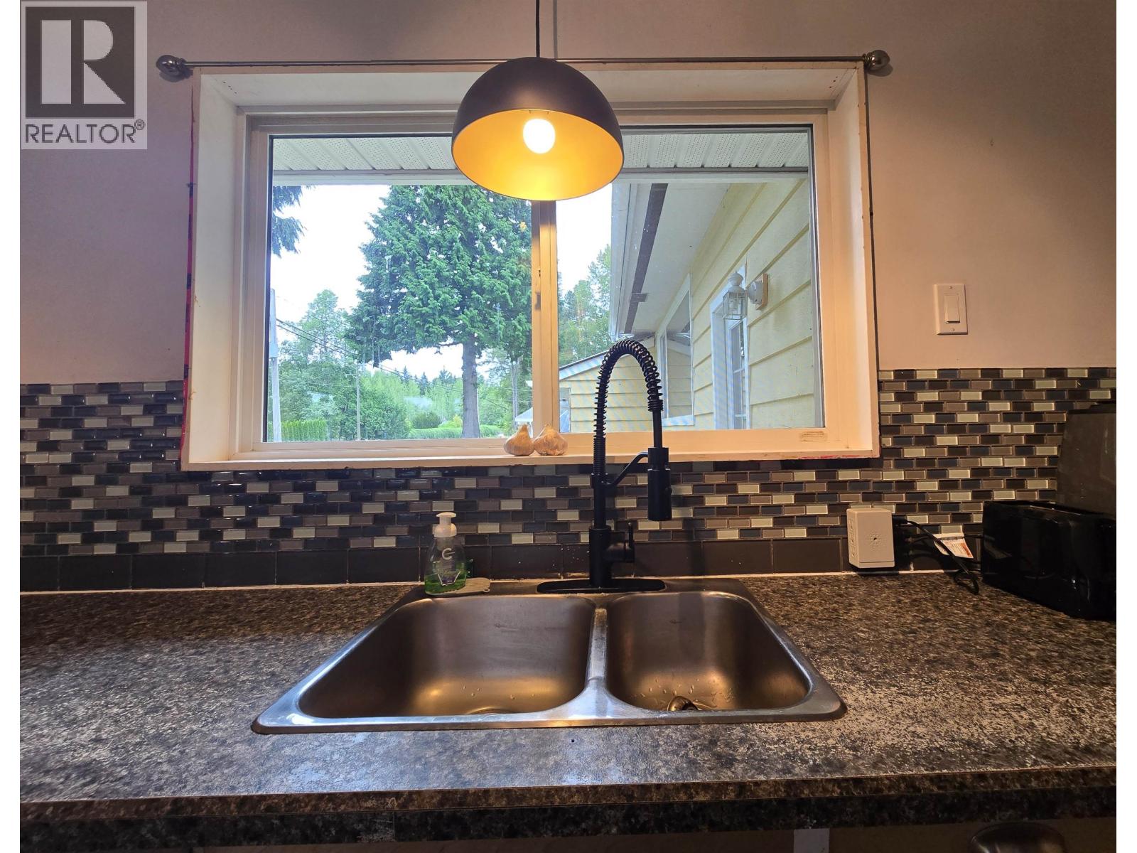 4736 HALLIWELL AVENUE - 9
