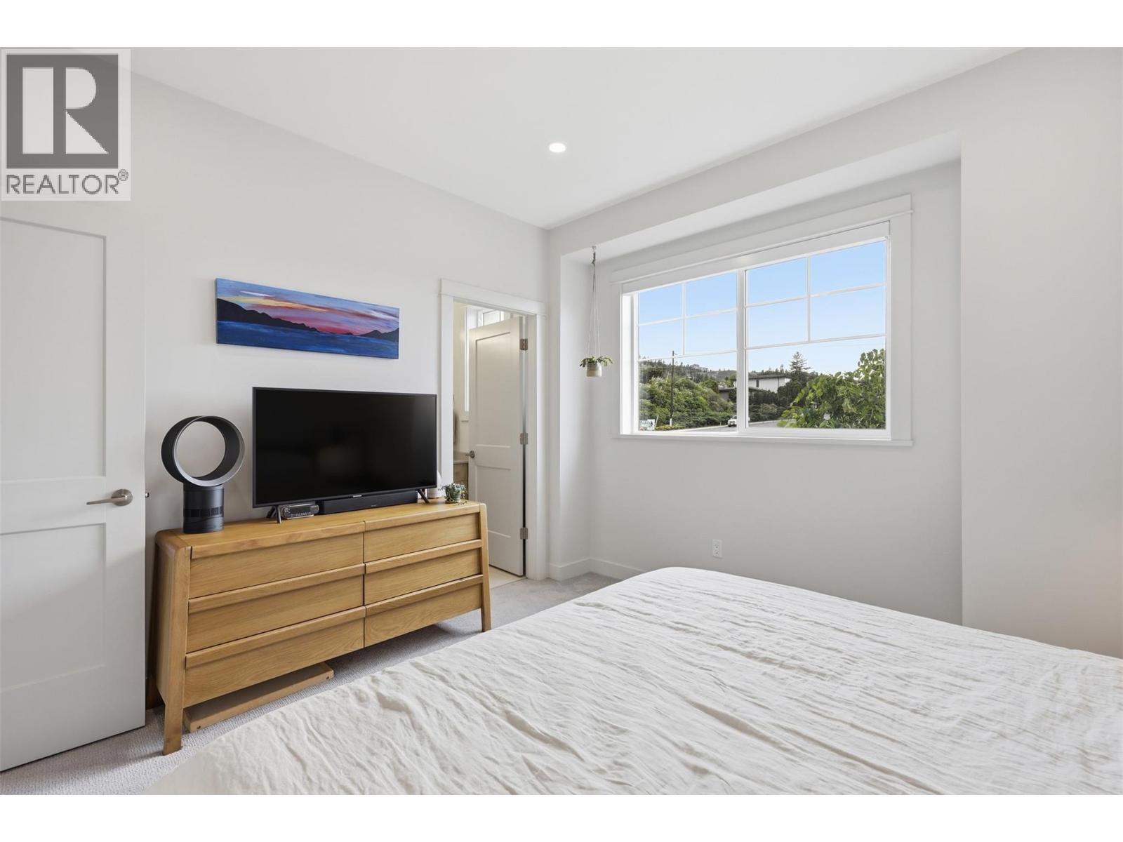 #109 1393 9TH Avenue - 25