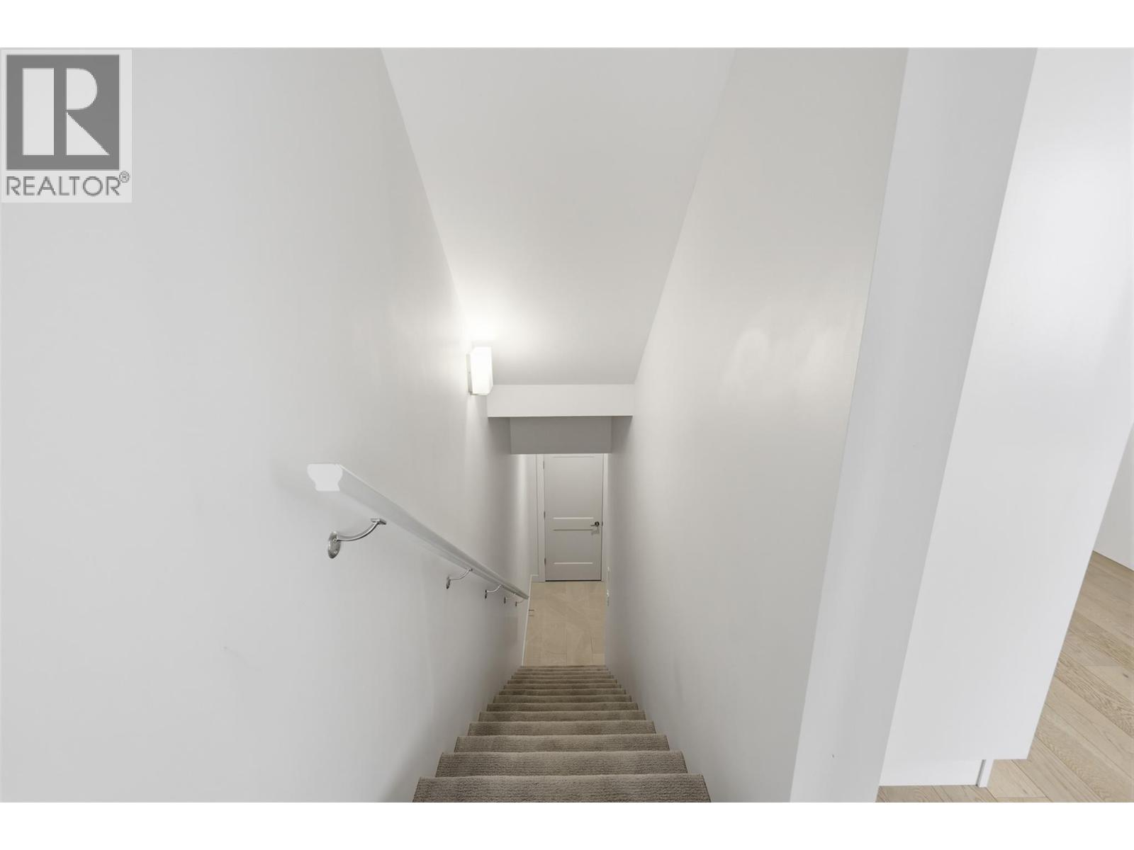 #109 1393 9TH Avenue - 31