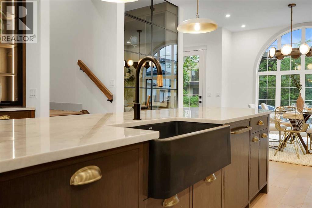 2535 19 Street SW - Image 17