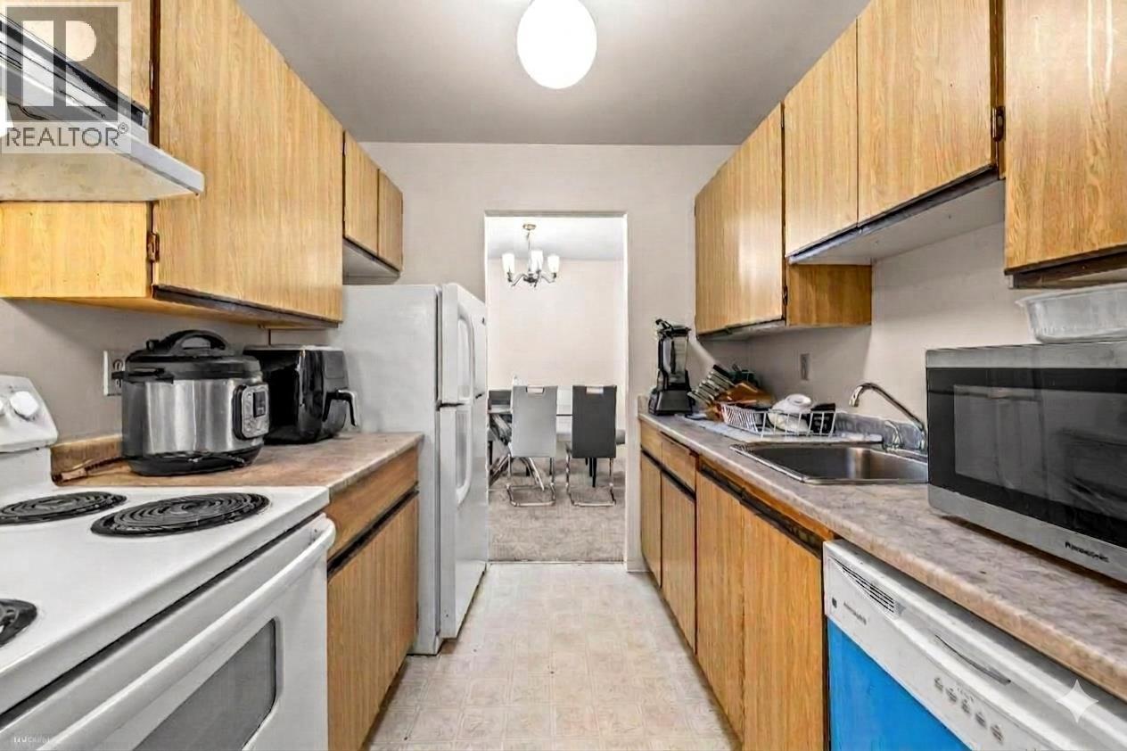 211 8400 LANSDOWNE ROAD, Richmond