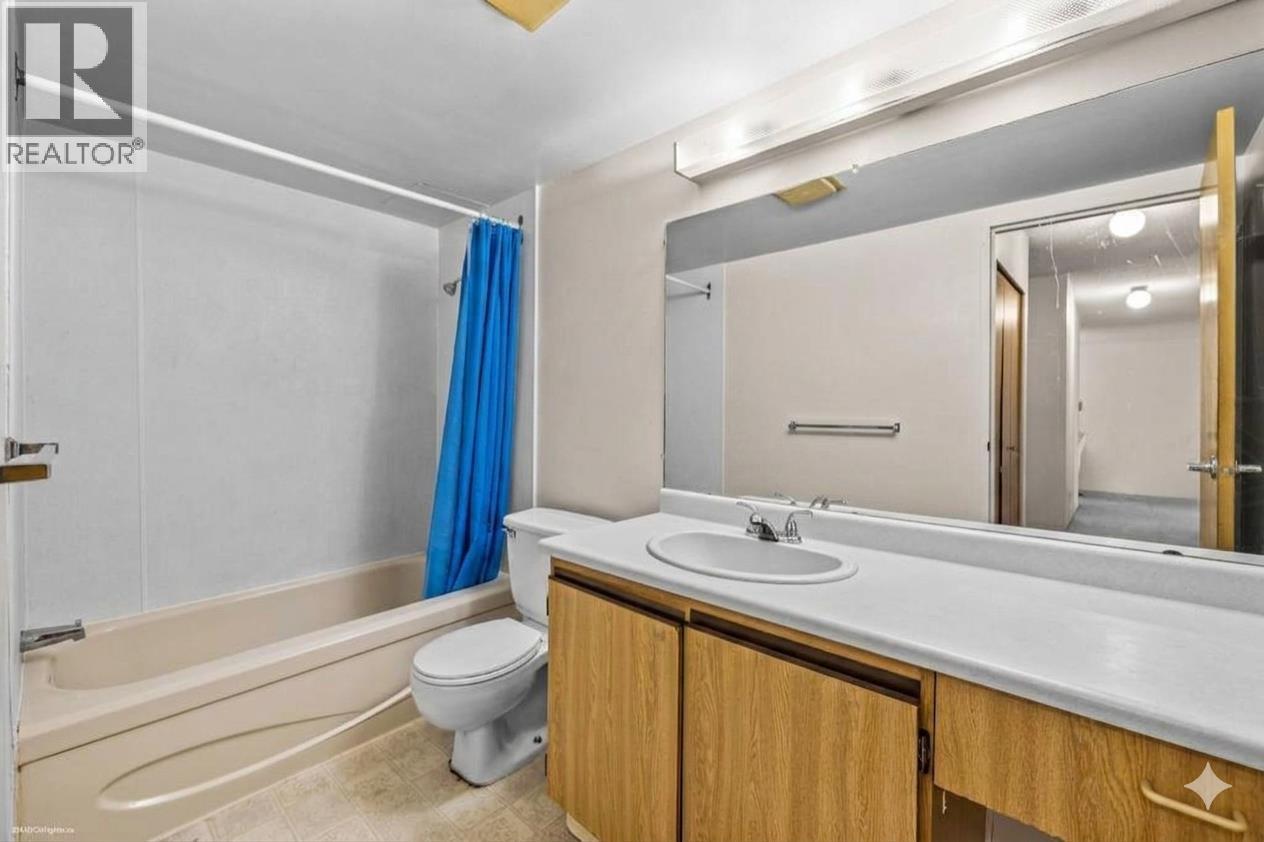 211 8400 LANSDOWNE ROAD, Richmond
