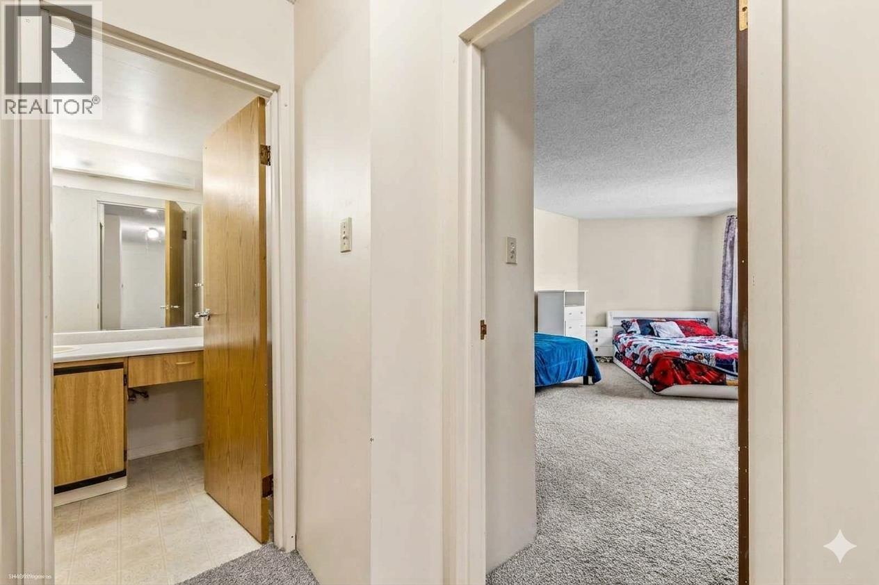 211 8400 LANSDOWNE ROAD, Richmond