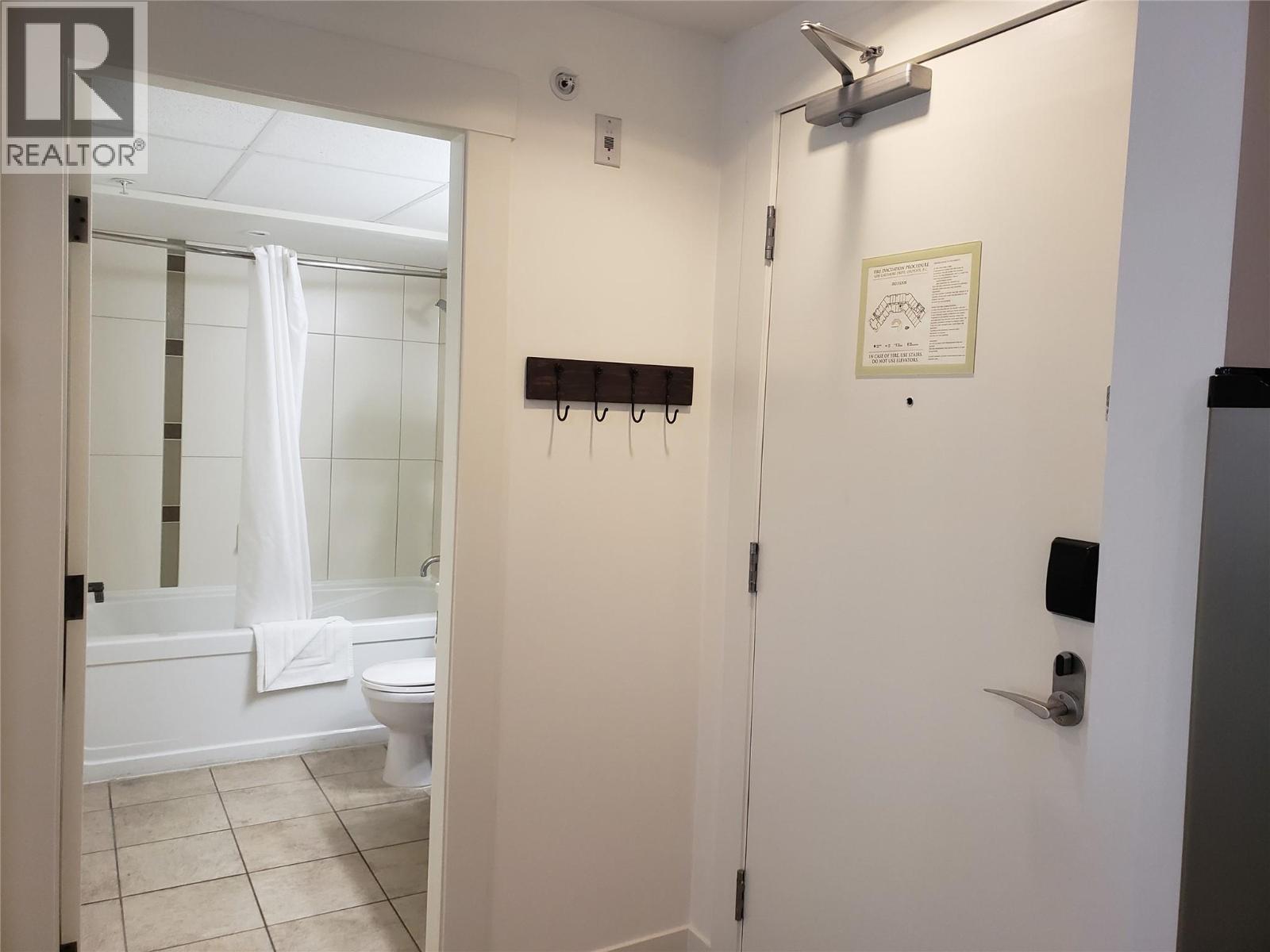 #329 4200 LAKESHORE Drive - Image 34
