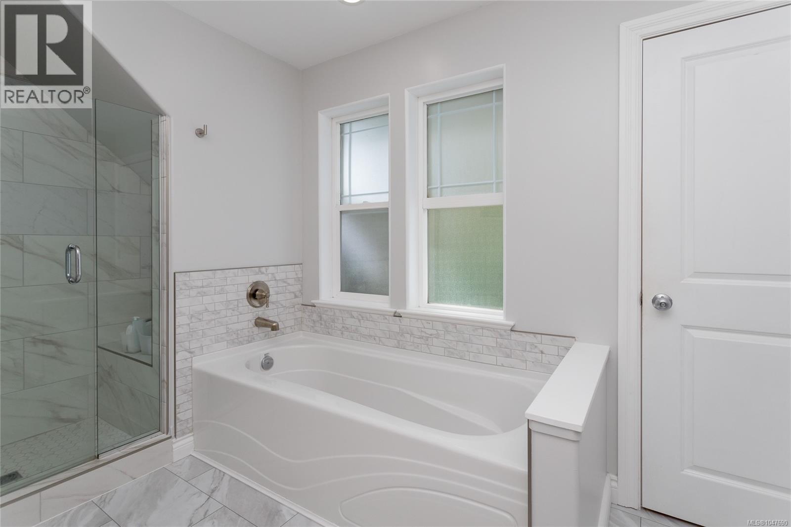 133 Gibraltar Bay Dr - Image 27