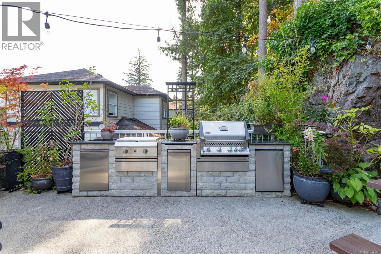 133 Gibraltar Bay Dr - Image 50
